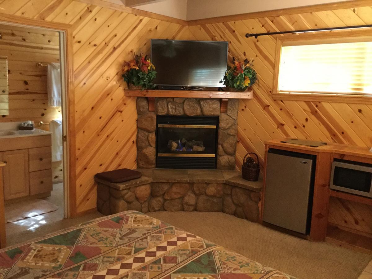 Giant Oaks Lodge Running Springs Exterior foto