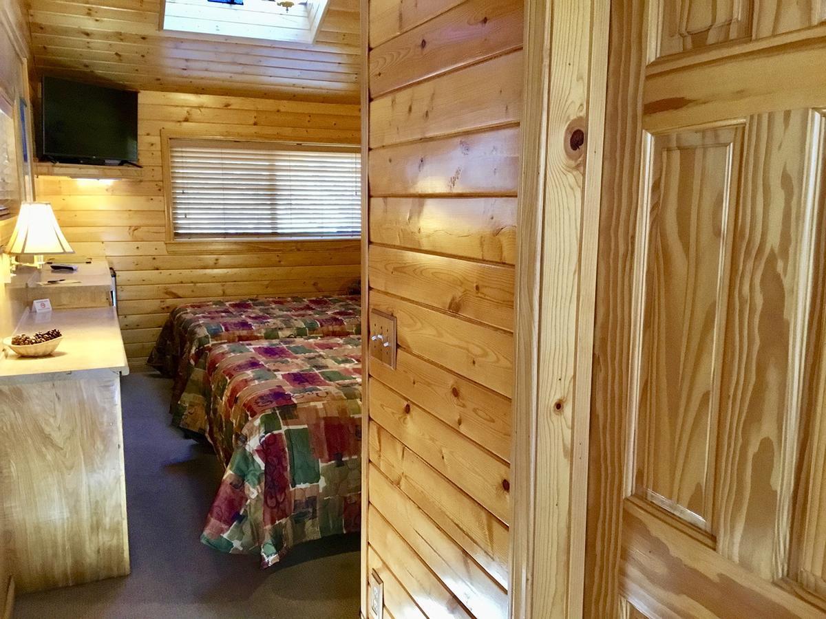 Giant Oaks Lodge Running Springs Exterior foto