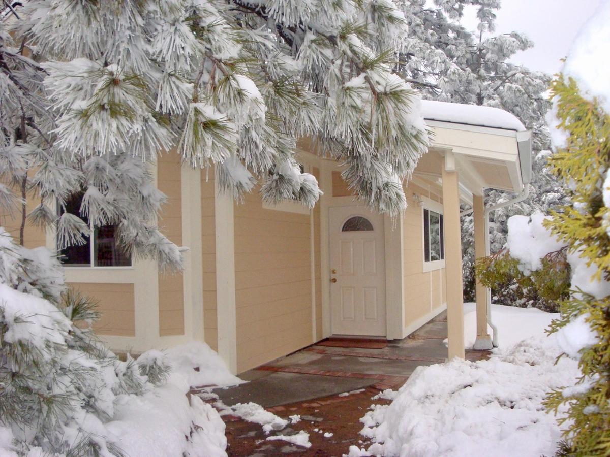 Giant Oaks Lodge Running Springs Exterior foto